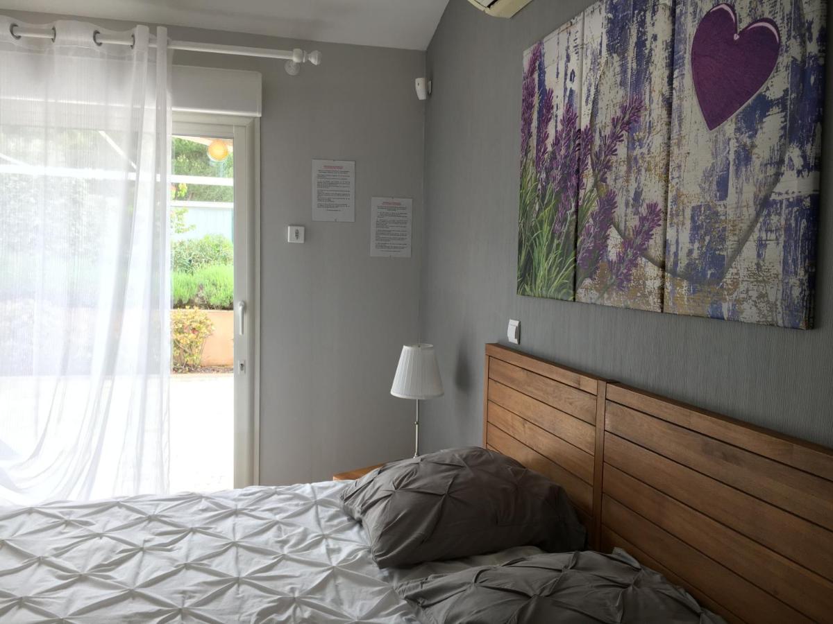 アラン Les Lavandes Bed & Breakfast エクステリア 写真