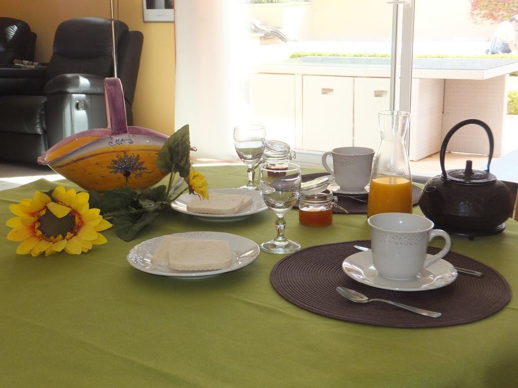 アラン Les Lavandes Bed & Breakfast 部屋 写真